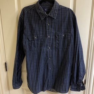 Men’s GAP button down shirt